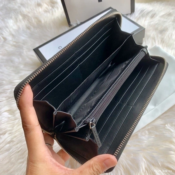 First bag ru LEATHER ZIP AROUND GUCCI WALLET 0726
